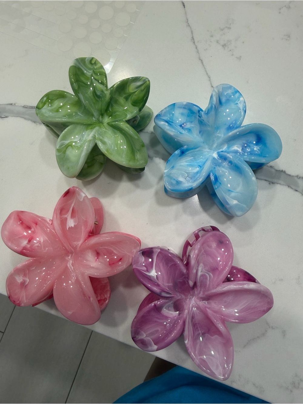 NWOT flower hair clips